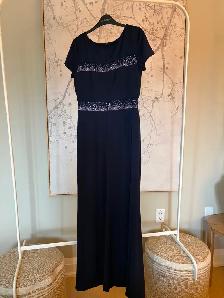 Prom gown / long dress - Size small Frank Lyman Design