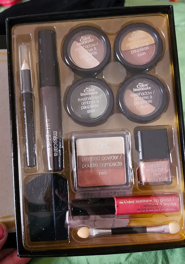 Brand NEW makeup set box! Caribe Sun Goddess Edition! - Photo 2