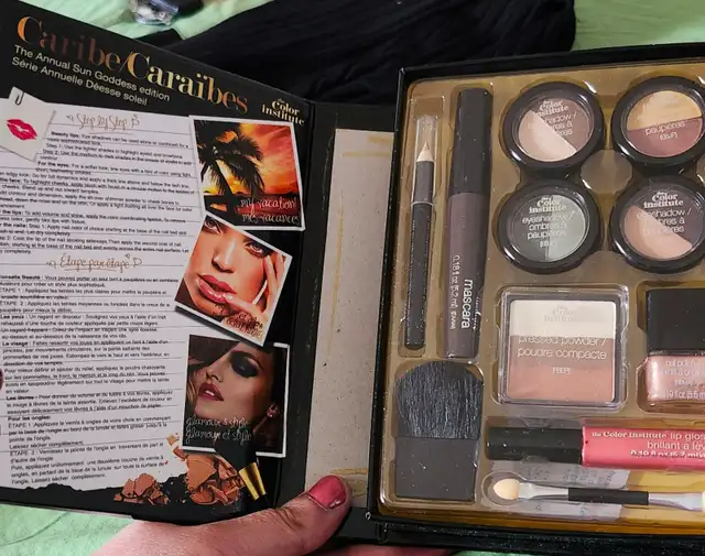Brand NEW makeup set box! Caribe Sun Goddess Edition! - Photo 3