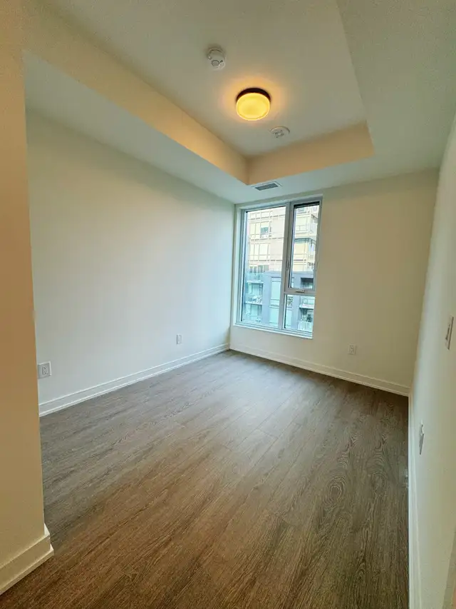 New 1  Den 2Baths  For Rent Steps to TTC  in Downtown Toronto - Photo 6