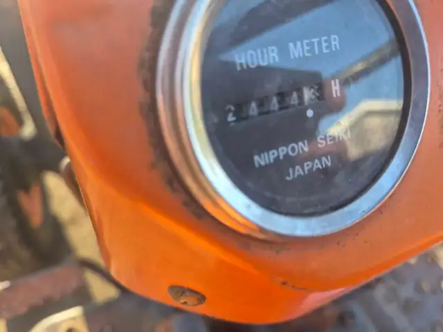 Kubota B6100 - Photo 7