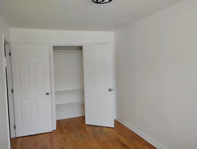 5 et demi avec GARAGE ET STATIONNEMENT A MONTREAL - Photo 2