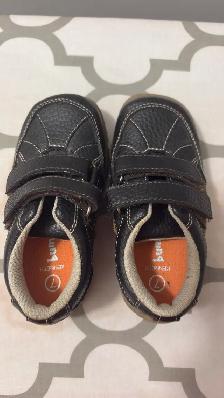 toddler shoes, size 7 great condition