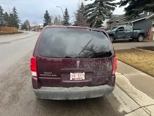 2009 Pontiac Montana - Photo 4