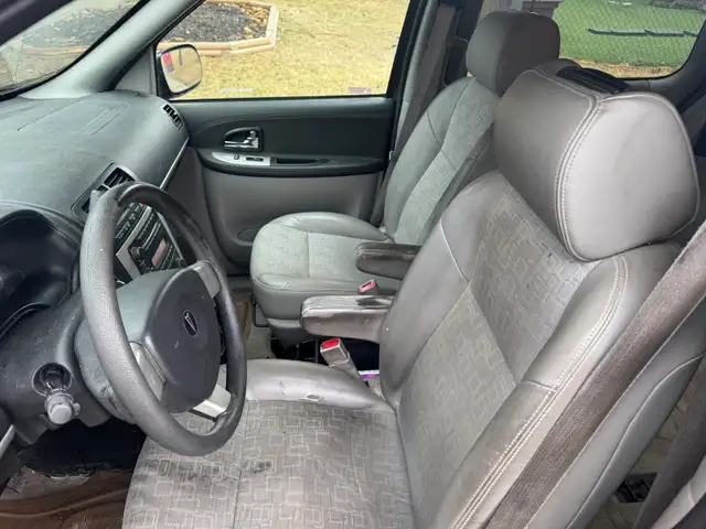 2009 Pontiac Montana - Photo 7