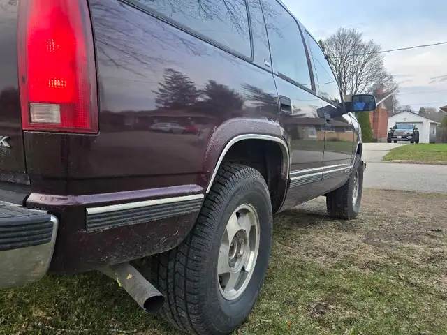 1997 GMC Yukon SLE 4x4 Loaded V8 - Photo 3