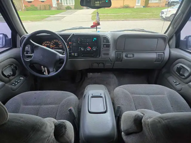1997 GMC Yukon SLE 4x4 Loaded V8 - Photo 6