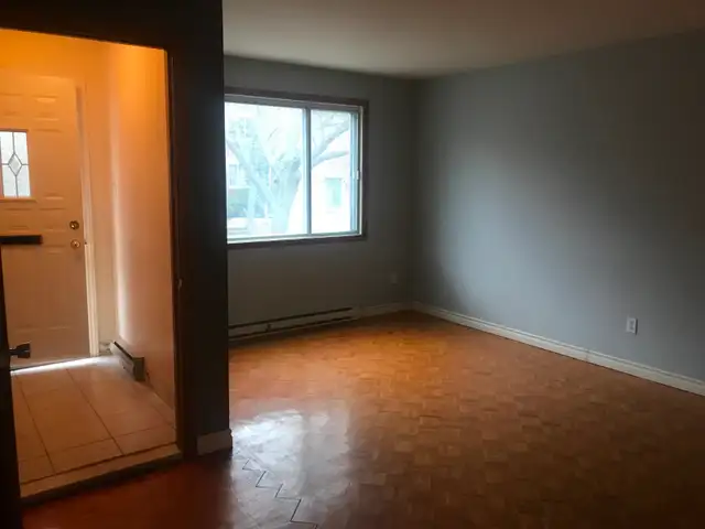 Rare Waterfront(1 min)  Lachine West duplex first floor $2150 - Photo 2