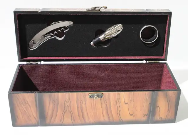 1 NEW WOODEN WINE BOX W/ CORKSCREW ETC.AS PICTURED - GREAT GIFT