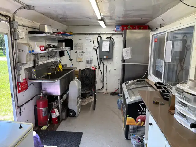 Spacious Pink Chipwagon For Sale!! - Photo 6