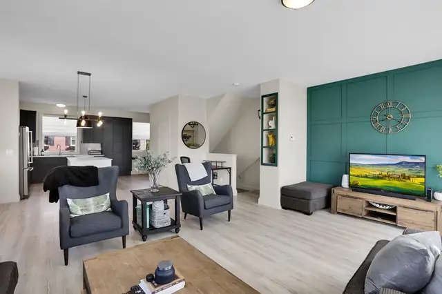 Roomates Wanted ASAP- Pet friendly - Photo 3