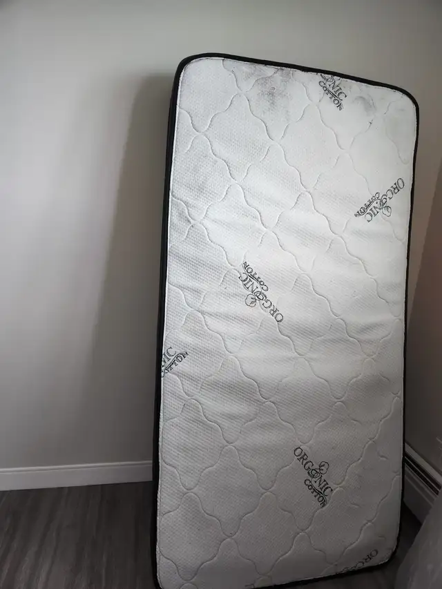 Queen size Matress 14inch and wooden box. Onesingle Matress $700 - Photo 4