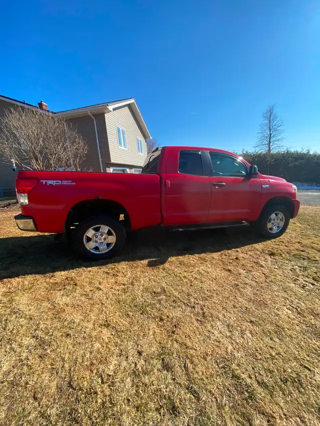 2011 Toyota Tundra - Photo 2