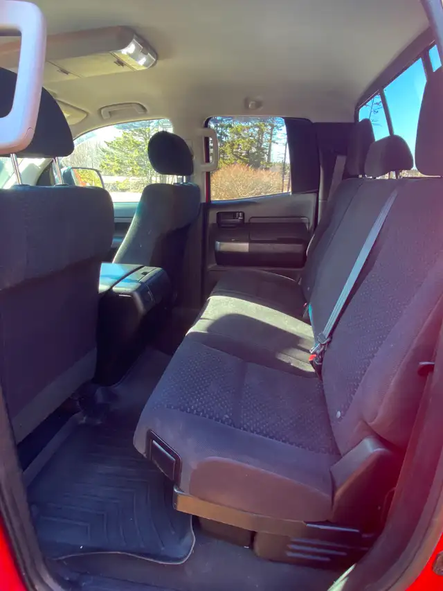 2011 Toyota Tundra - Photo 8