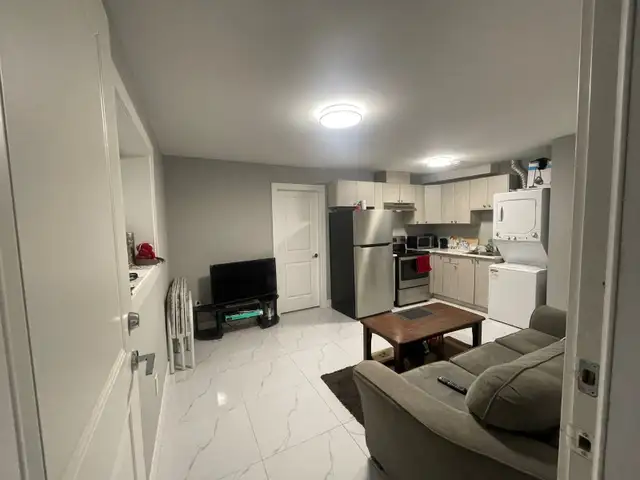 1 BED   1 BATH 550 SQ. FT. - Surrey, South Newton/ Sullivan - Photo 2