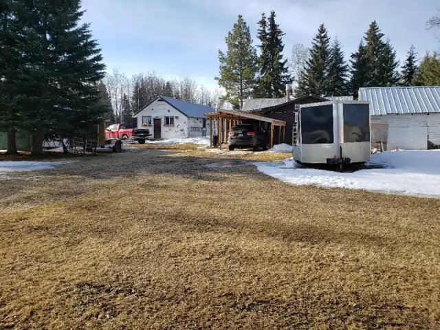 rustic ranch house on .6 acres for sale - Photo 3