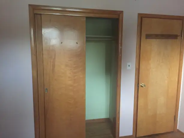 Room near Mohawk College for Rent - Photo 4