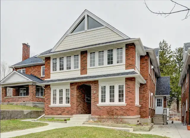 1 bedroom   sunroom apartment near LRT and uptown Waterloo