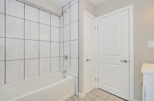 1 bedroom   sunroom apartment near LRT and uptown Waterloo - Photo 6