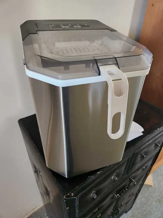 ICE MACHINE BOWMANVILLE