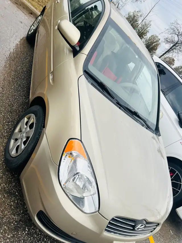 2011 Hyundai Accent Sport - Photo 2