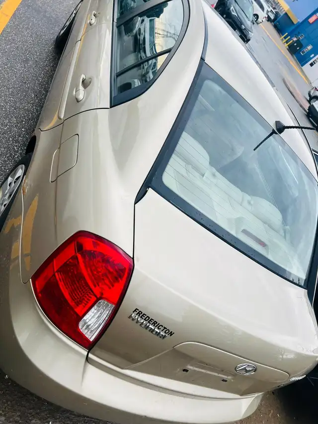 2011 Hyundai Accent Sport - Photo 4