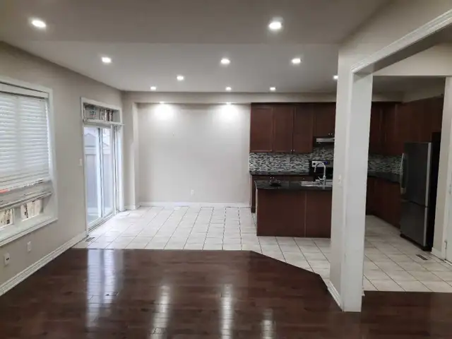 Private Room Semi Private Washroom FREE UTILITIES - Photo 9