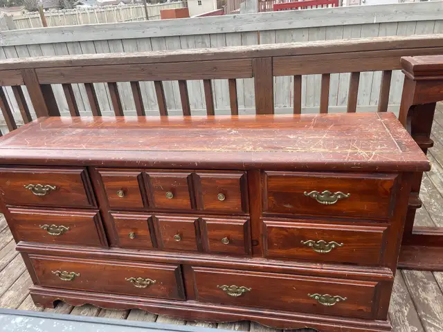 Dresser and mirror - Photo 2