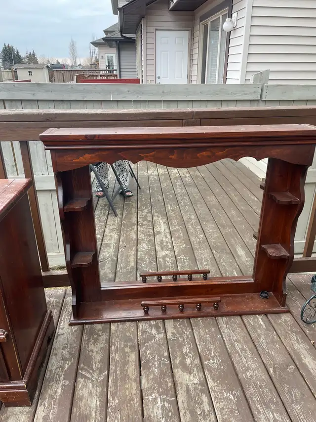 Dresser and mirror - Photo 3