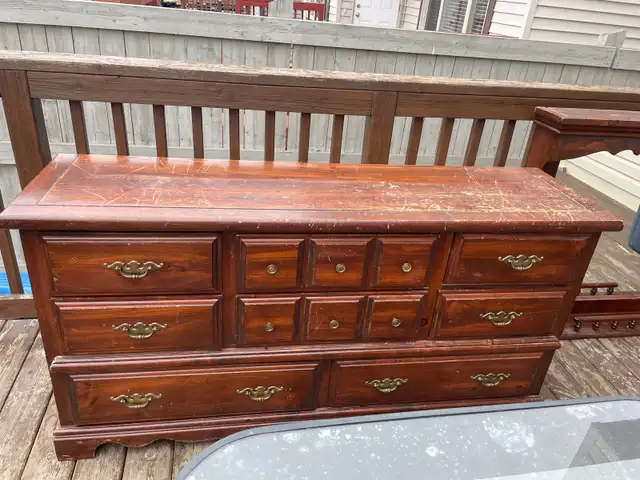 Dresser and mirror - Photo 6