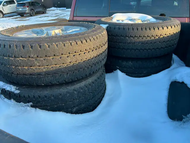 2019 Ram 2500 Wheels tires and rims - Photo 2