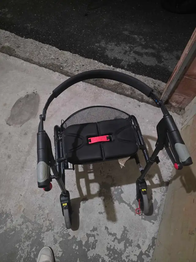 Nexus Rollator Walker with removable basket - Photo 4