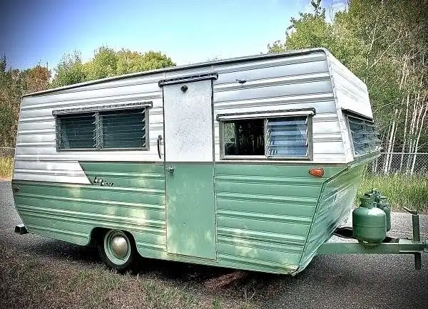 Wanted.1965 1970 Aristocrat 16 ft ST Loliner travel trailer. - Photo 8
