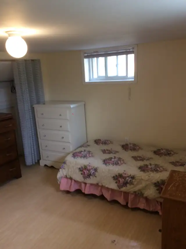 Room for rent available. - Photo 6