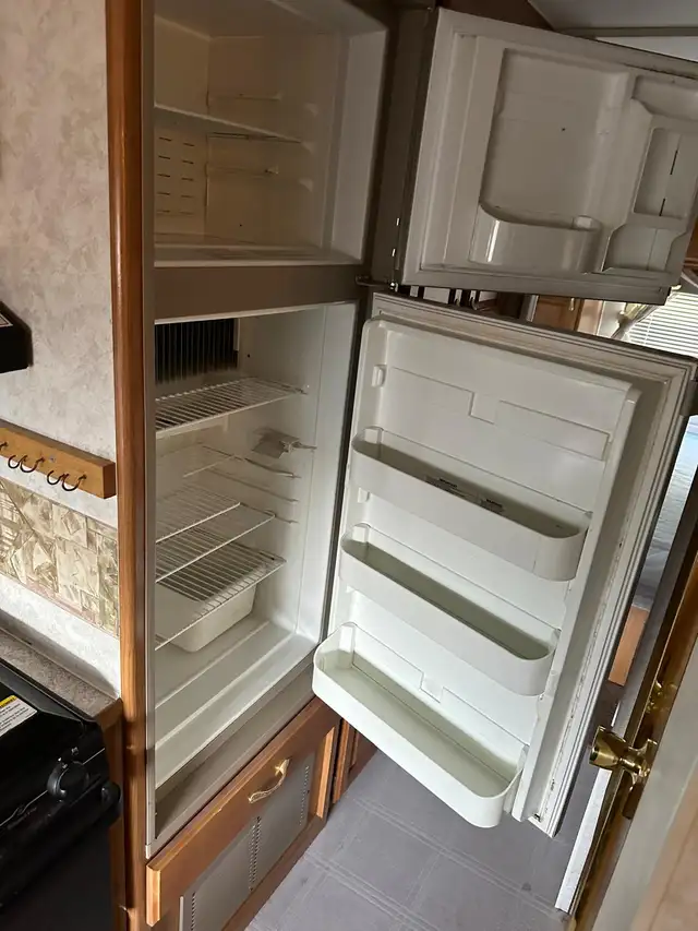 Trailer:  27’ Triple E Topaz Trailer | Ready to Camp - Photo 5