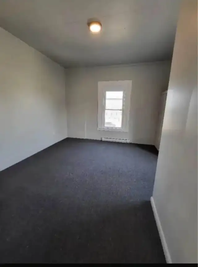 Beautiful 3 Bedroom Apartment For Rent Aylmer - Photo 4