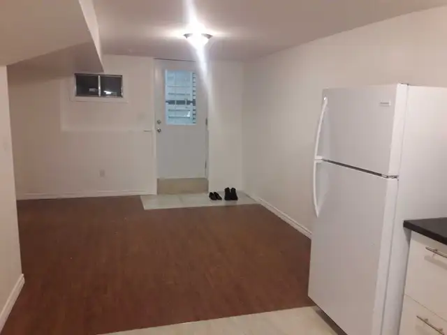 2 Bedroom Basement Apartment - Photo 3