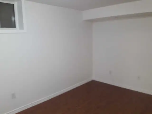 2 Bedroom Basement Apartment - Photo 4