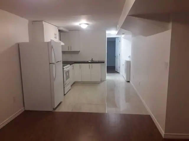 2 Bedroom Basement Apartment - Photo 6