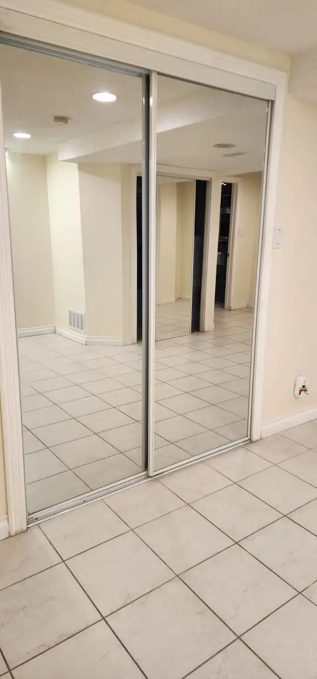 One Bedroom Basement Apartment - Photo 2