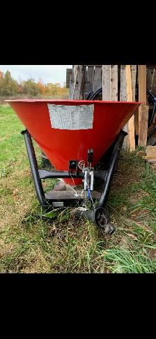 3 point hitch seed/ fertilizer spreader