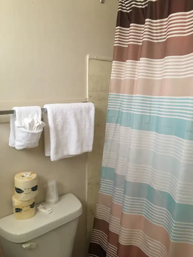 Single and Double Rooms available for Rent-Innisfail Alberta - Photo 5