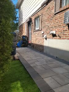 SPACIOUS BACHELOR SUITE – WALK-OUT TO BACKYARD