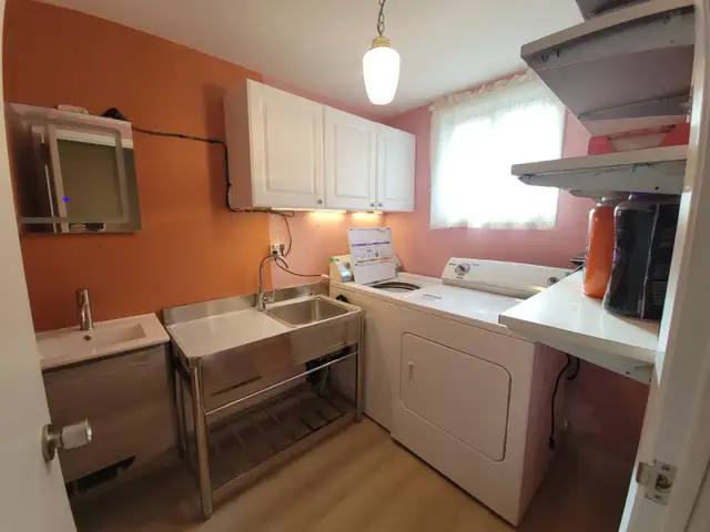 SPACIOUS ROOM WITH PRIVATE BATHROOM - Photo 7