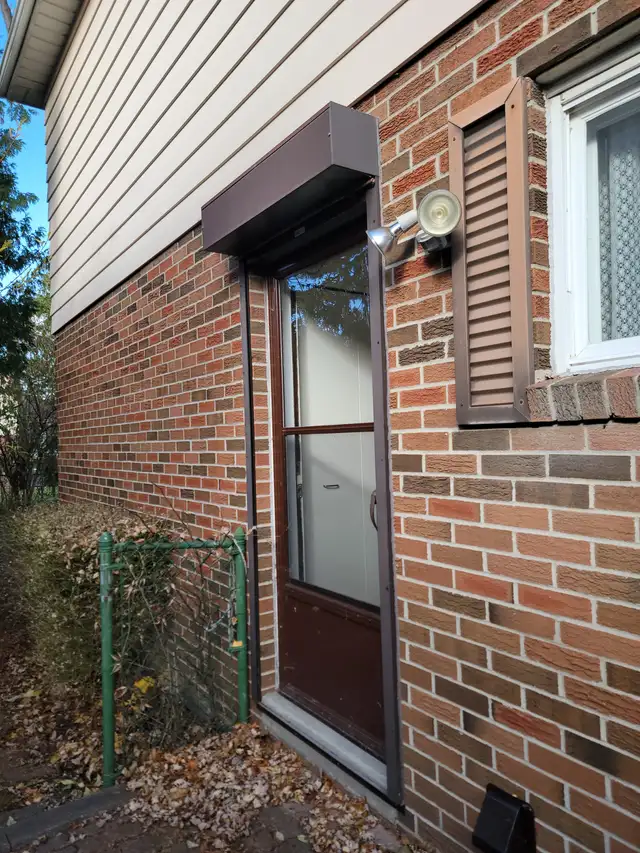 SPACIOUS ROOM WITH PRIVATE BATHROOM - Photo 9