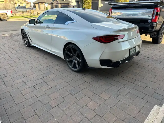 Infiniti Q60 - Photo 2