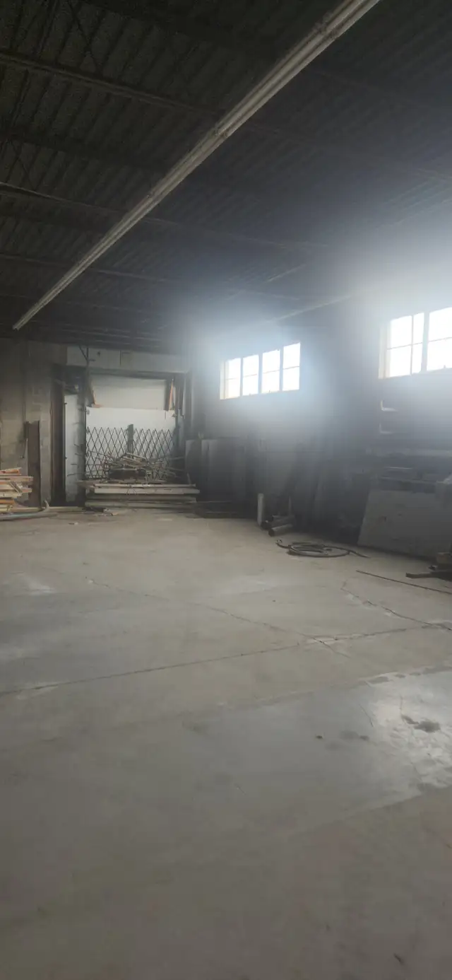 Entrepot Candiac - Photo 2