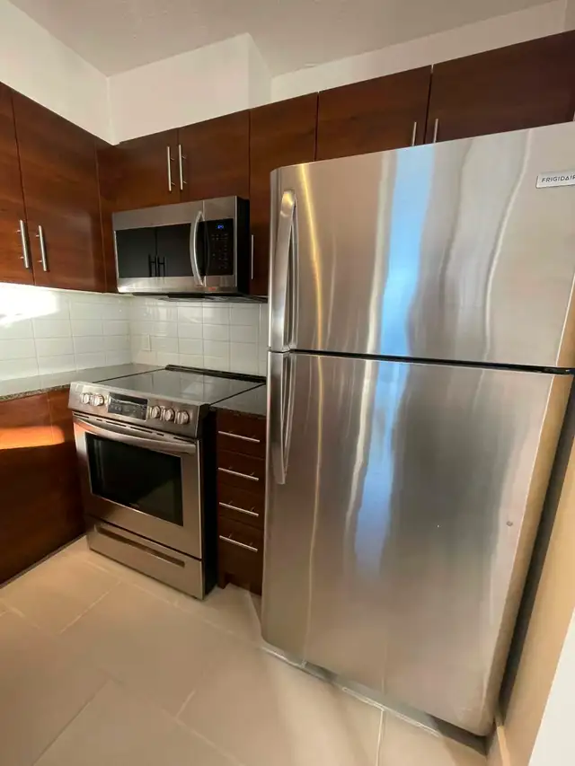 1-bedroom top-floor condo in DT New West - Photo 6