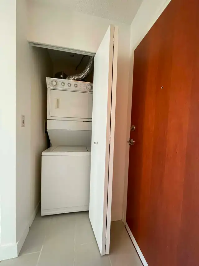 1-bedroom top-floor condo in DT New West - Photo 9