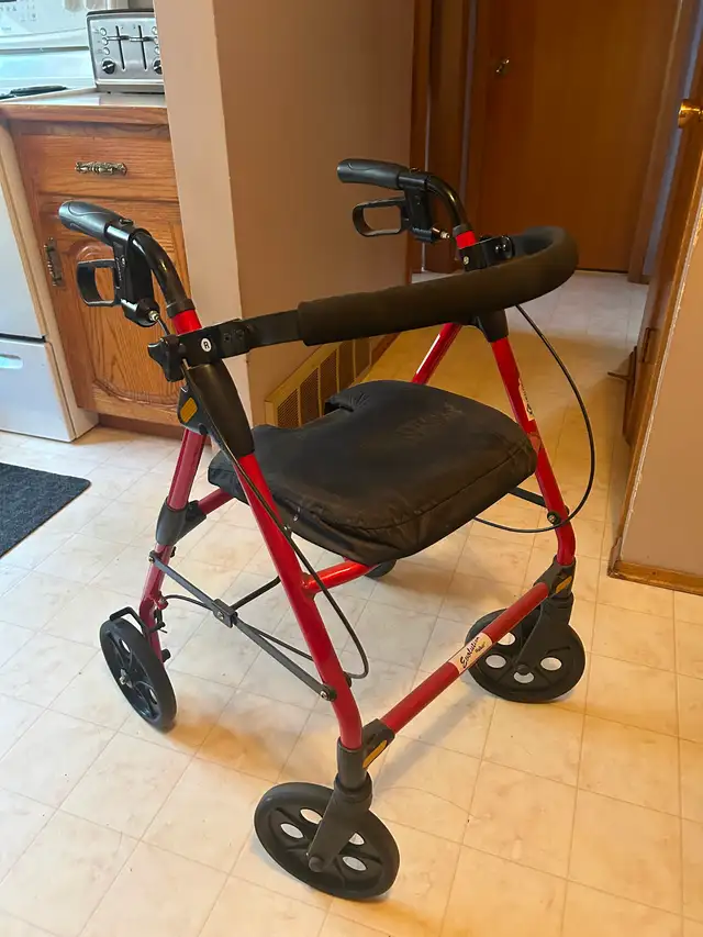 Seniors foldable walker with seat - Photo 4